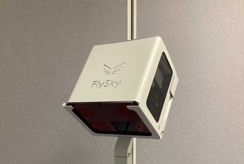 Flysky -lattiapelin projektori